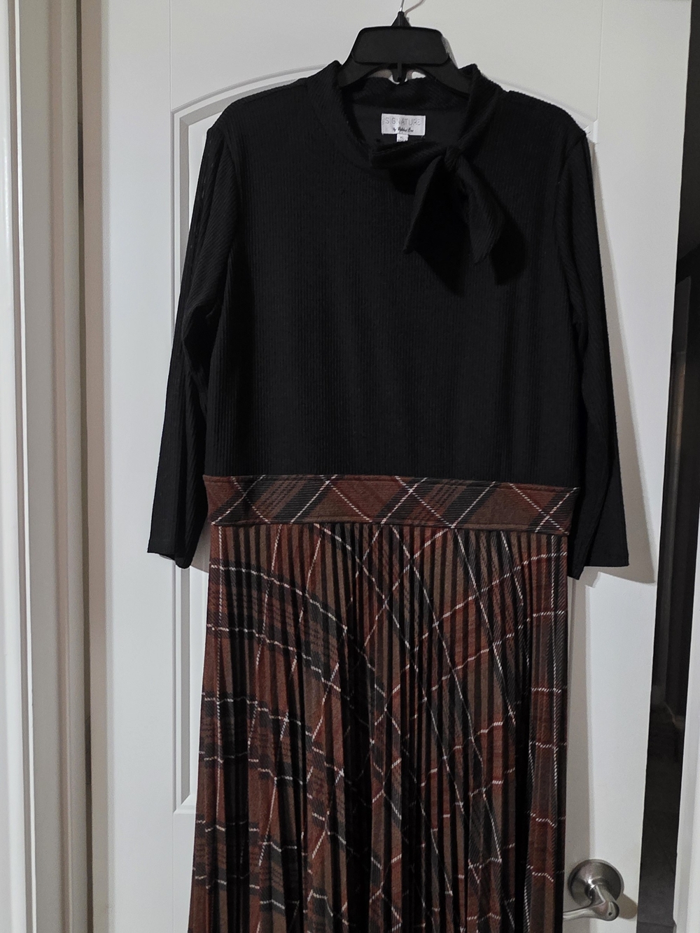 Signature by Robbie Bee Black Top with Brown Plaid Pleated Midi Skirt Dress